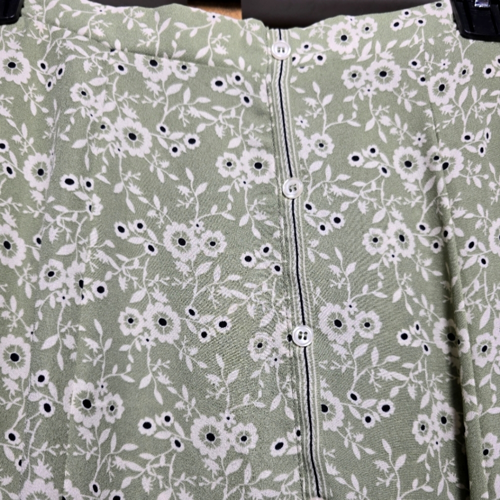 Max studio floral skirt Size:S Color:Green - Picture 2 of 5